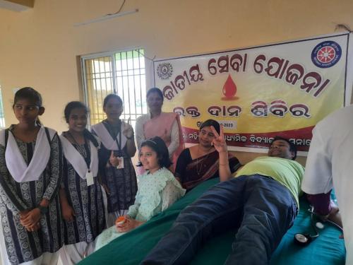 Blood donation camp by Sunabeda Women's HSS